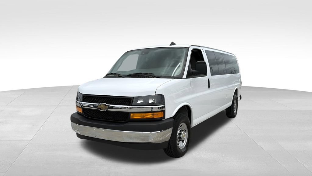 Used 2025 Chevrolet Express 3500 LT w/ LT Preferred Equipment Group RWD image 16