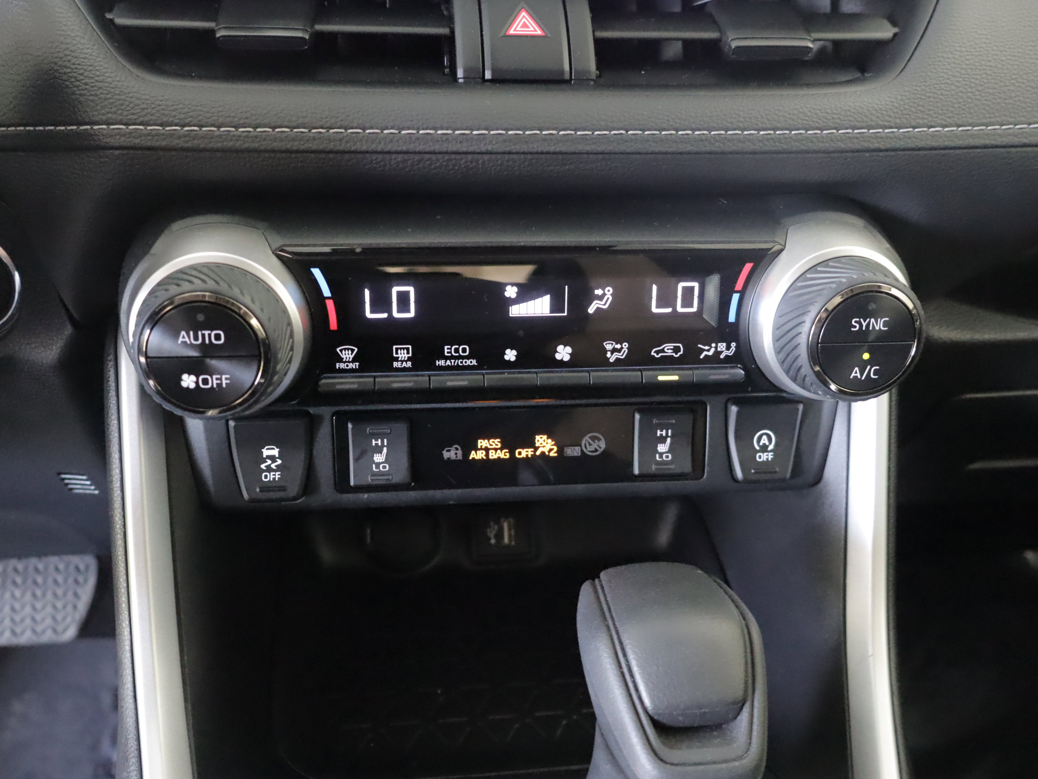 Used 2023 Toyota RAV4 XLE w/ Convenience Package AWD/4WD image 17