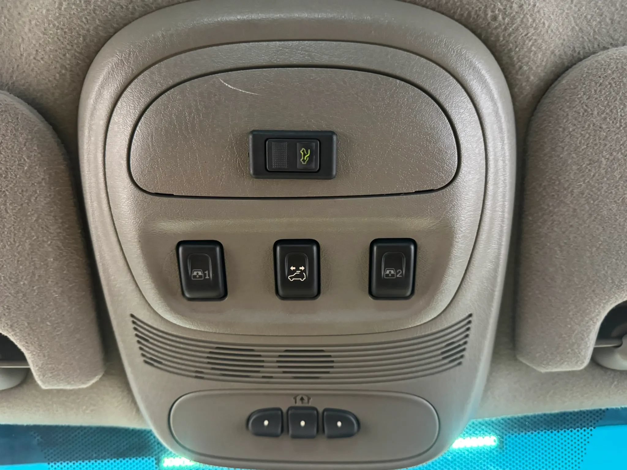 Used 2004 GMC Envoy XUV SLE w/ 1SB Preferred Equipment Group AWD/4WD image 21