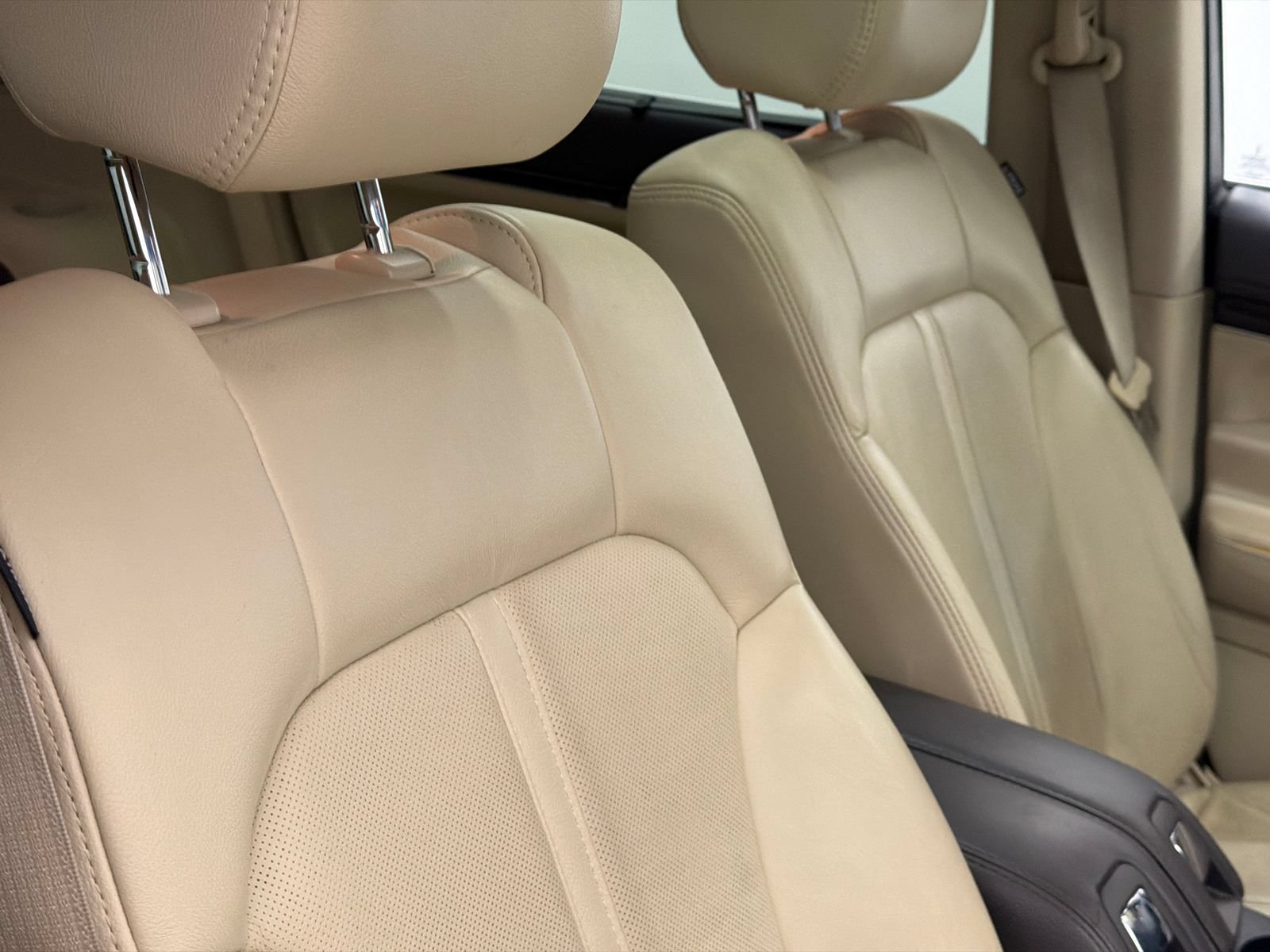 Used 2014 Lincoln MKT AWD w/ Equipment Group 201A image 11