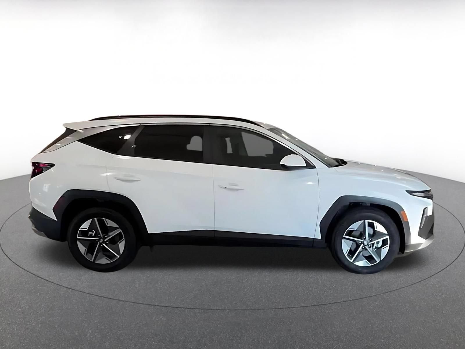 Used 2026 Hyundai Tucson SEL FWD image 12