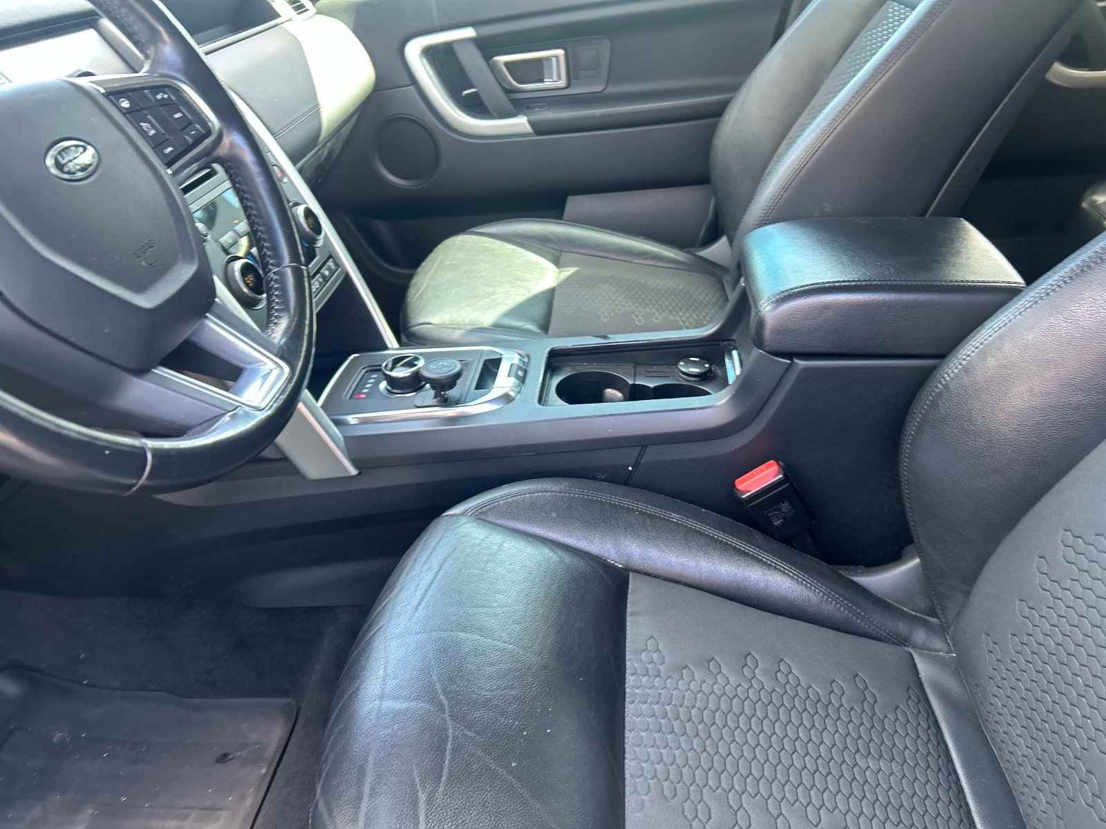 Used 2018 Land Rover Discovery Sport SE AWD/4WD image 19