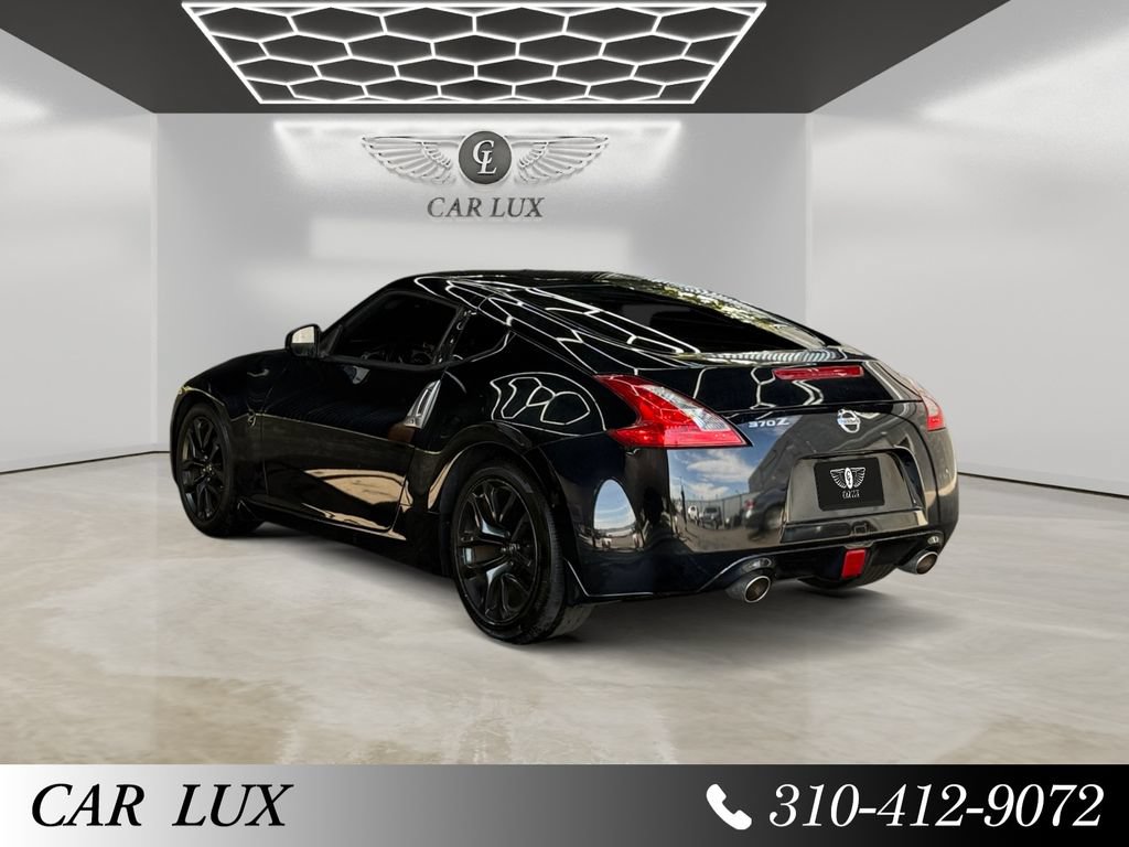 Used 2016 Nissan 370Z Coupe RWD image 3