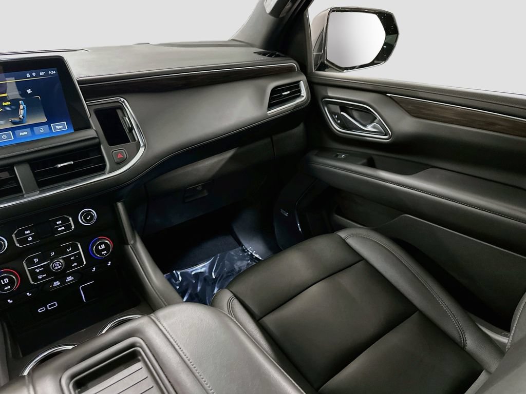 Used 2022 Chevrolet Suburban Z71 w/ Luxury Package AWD/4WD image 23