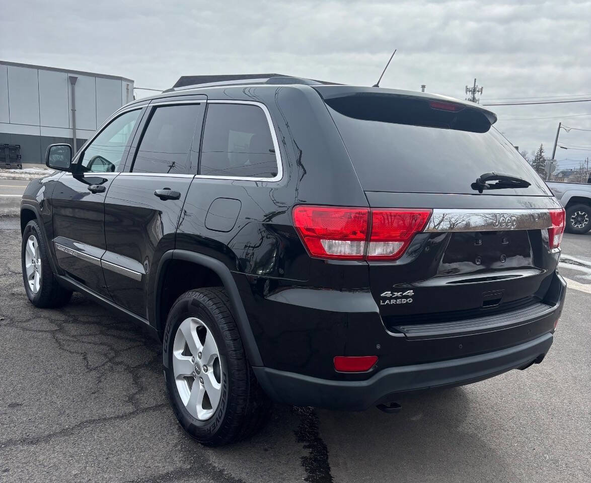 Used 2012 Jeep Grand Cherokee Laredo image 3