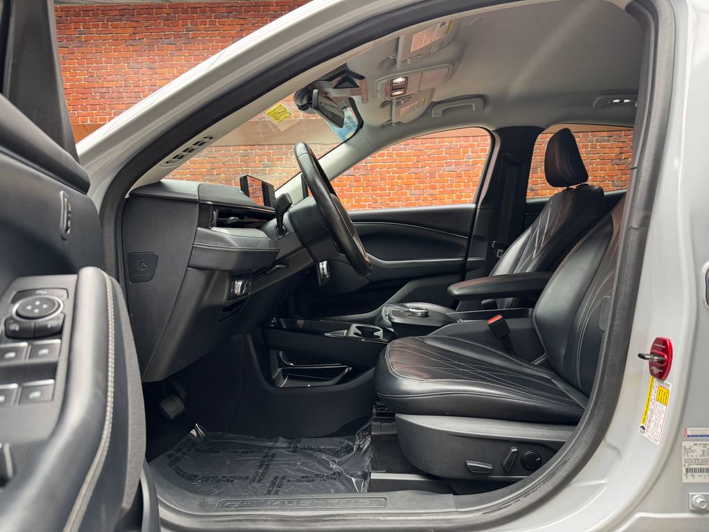 Used 2021 Ford Mustang Mach-E Select image 23