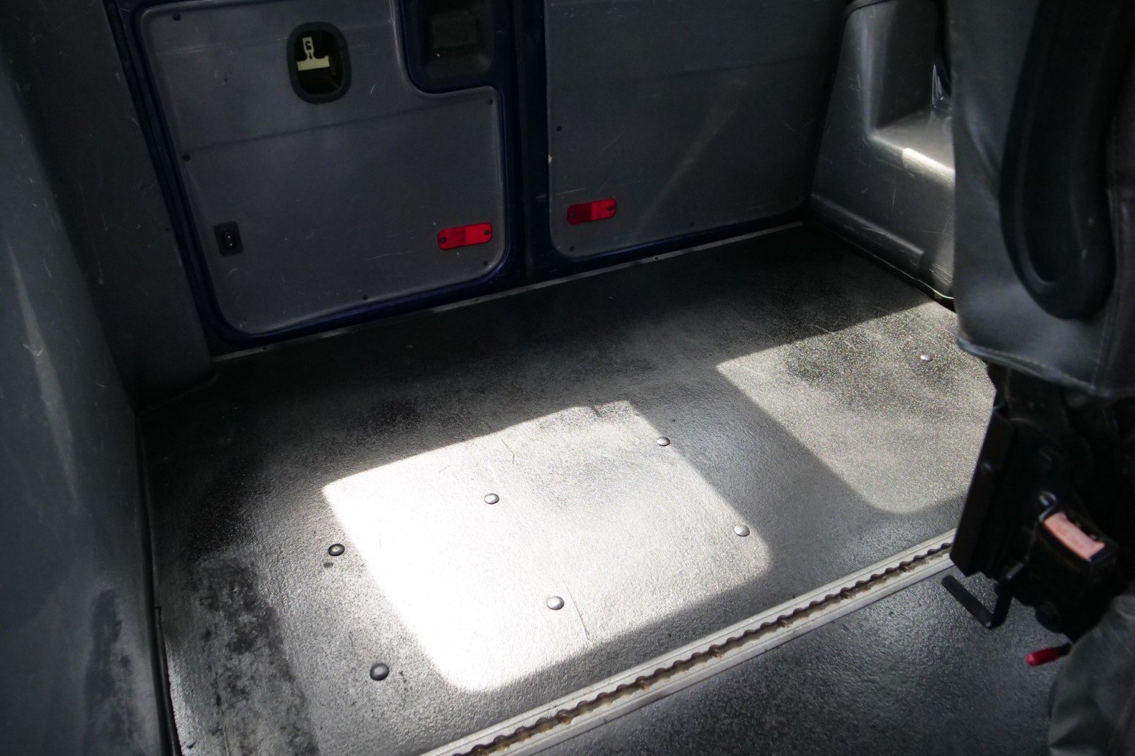 Used 2010 Ford E-250 and Econoline 250 Extended RWD image 29
