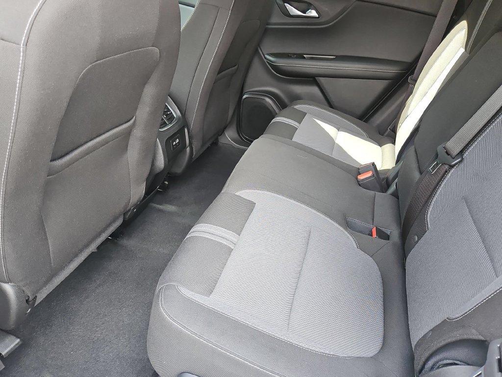 Used 2025 Chevrolet Blazer LT FWD image 27