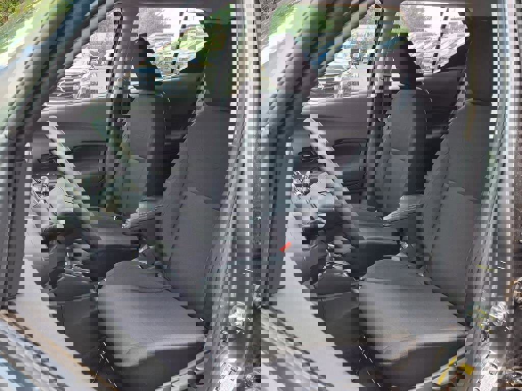 New 2025 Nissan Kicks Play S image 5