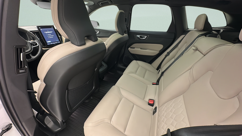 Used 2026 Volvo XC60 B5 Plus AWD/4WD image 10