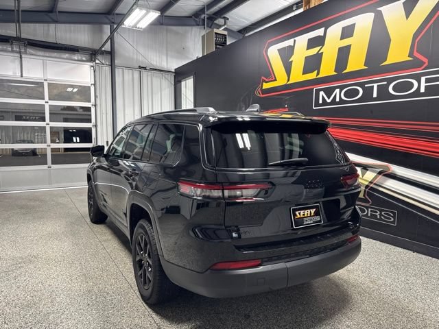 Used 2025 Jeep Grand Cherokee L Altitude AWD/4WD image 15