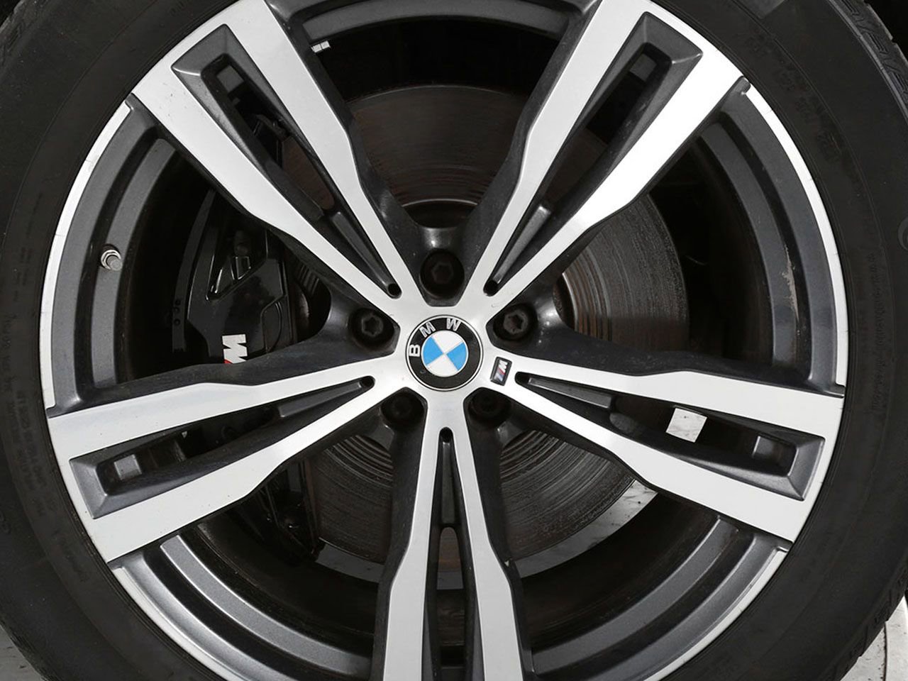 Used 2024 BMW X7 xDrive40i w/ Executive Package image 6