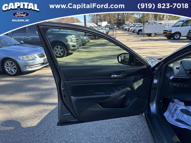 Used 2024 Nissan Altima 2.5 SV image 19