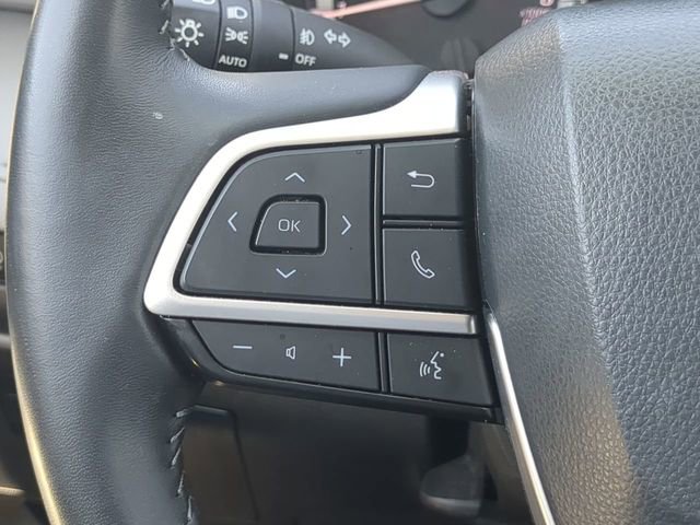 Used 2023 Toyota Highlander XLE image 25