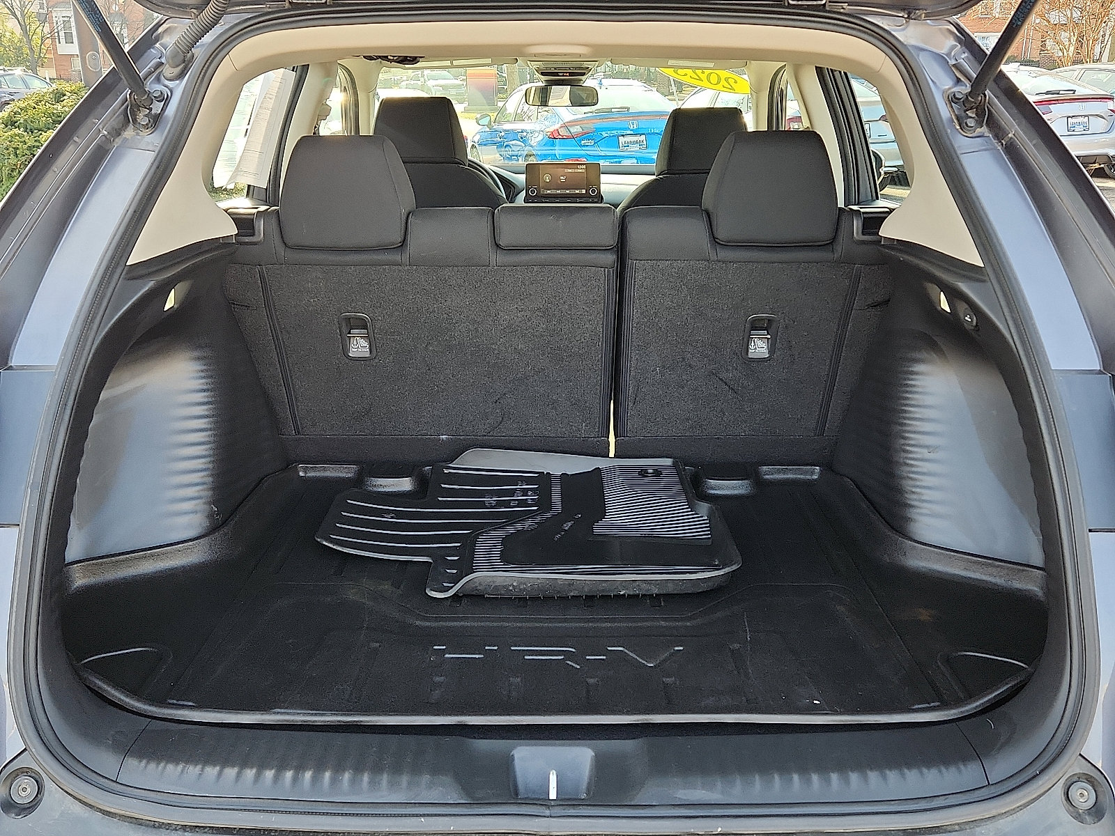 Used 2023 Honda HR-V LX image 28