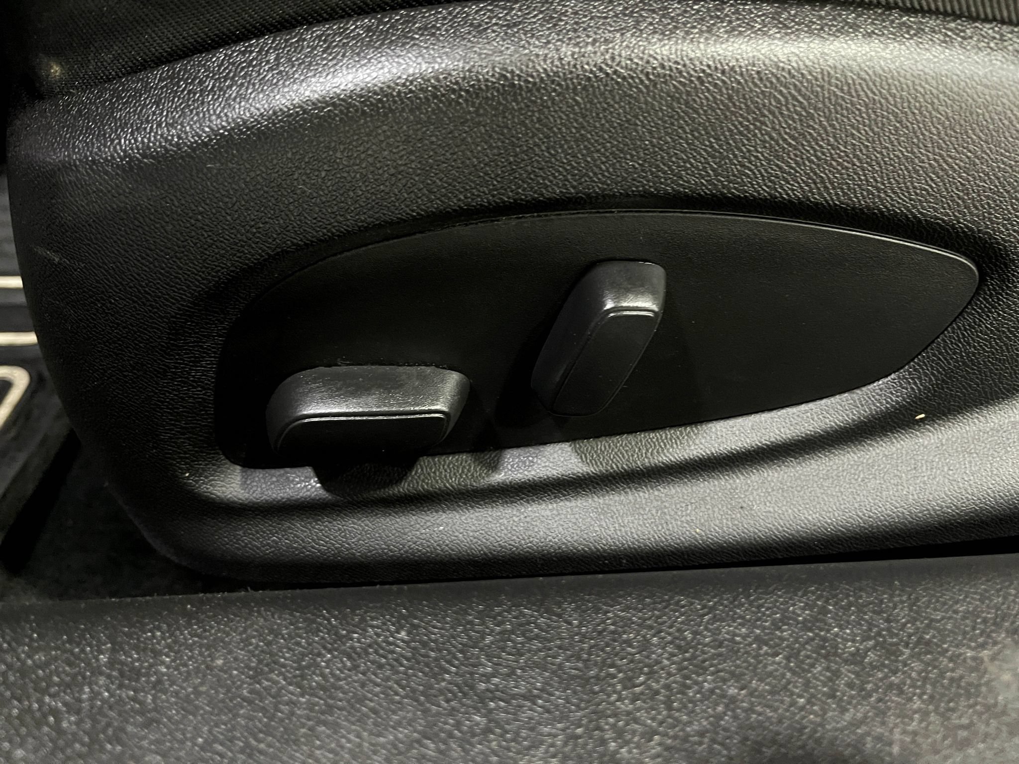 Used 2018 Chevrolet Camaro SS RWD image 16
