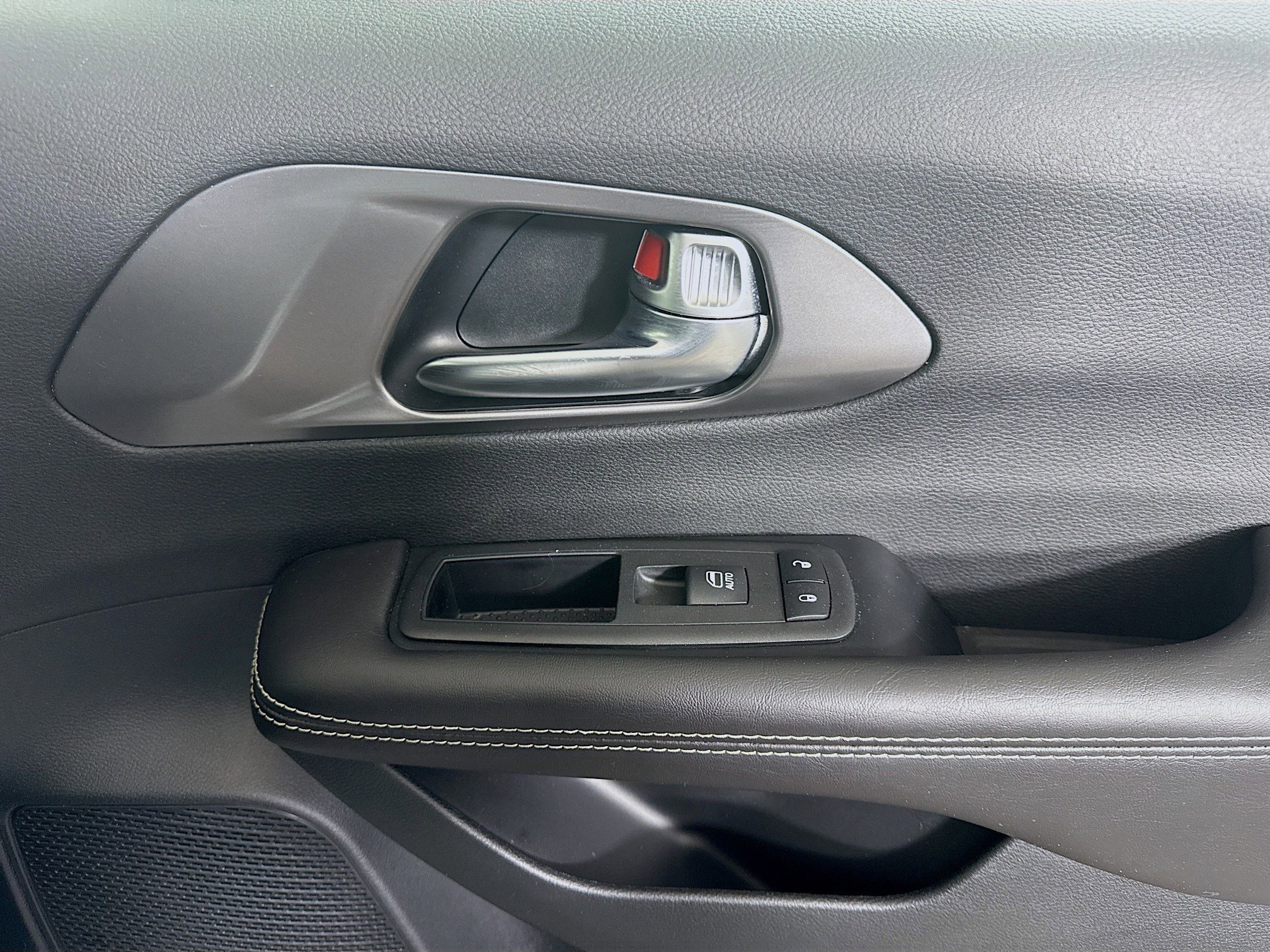 Used 2026 Chrysler Pacifica Select image 31