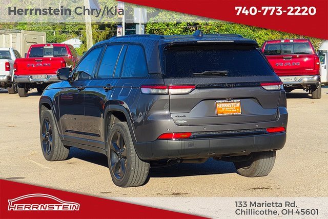 Used 2023 Jeep Grand Cherokee Altitude image 5