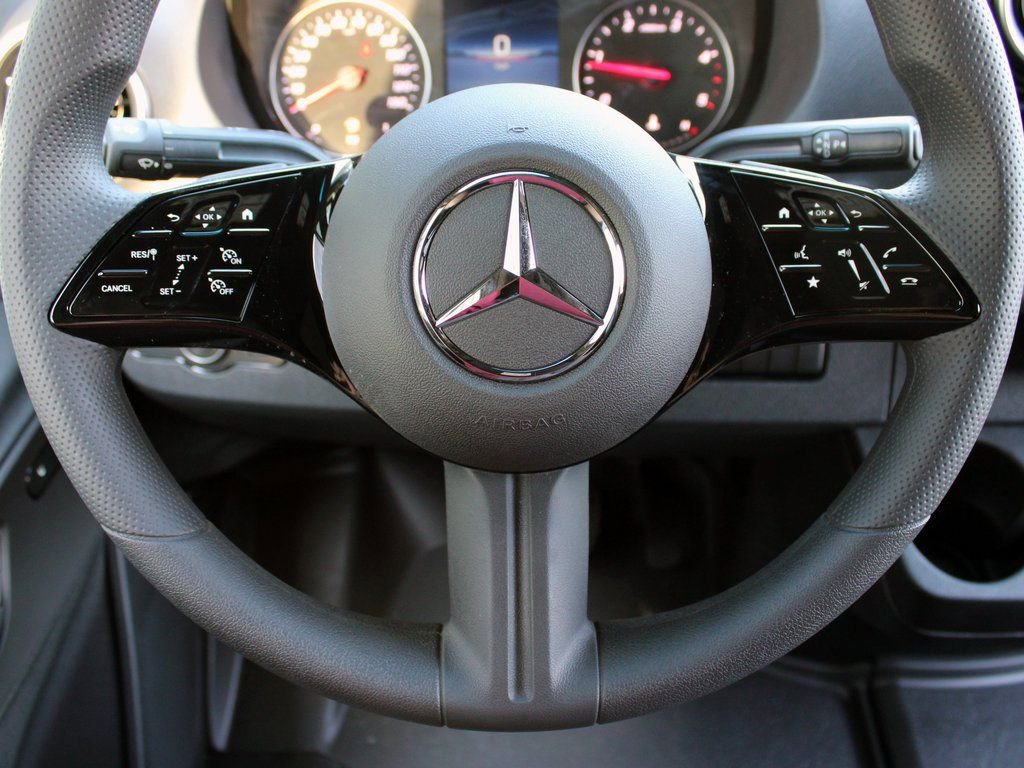 Used 2025 Mercedes-Benz Sprinter 2500 image 13
