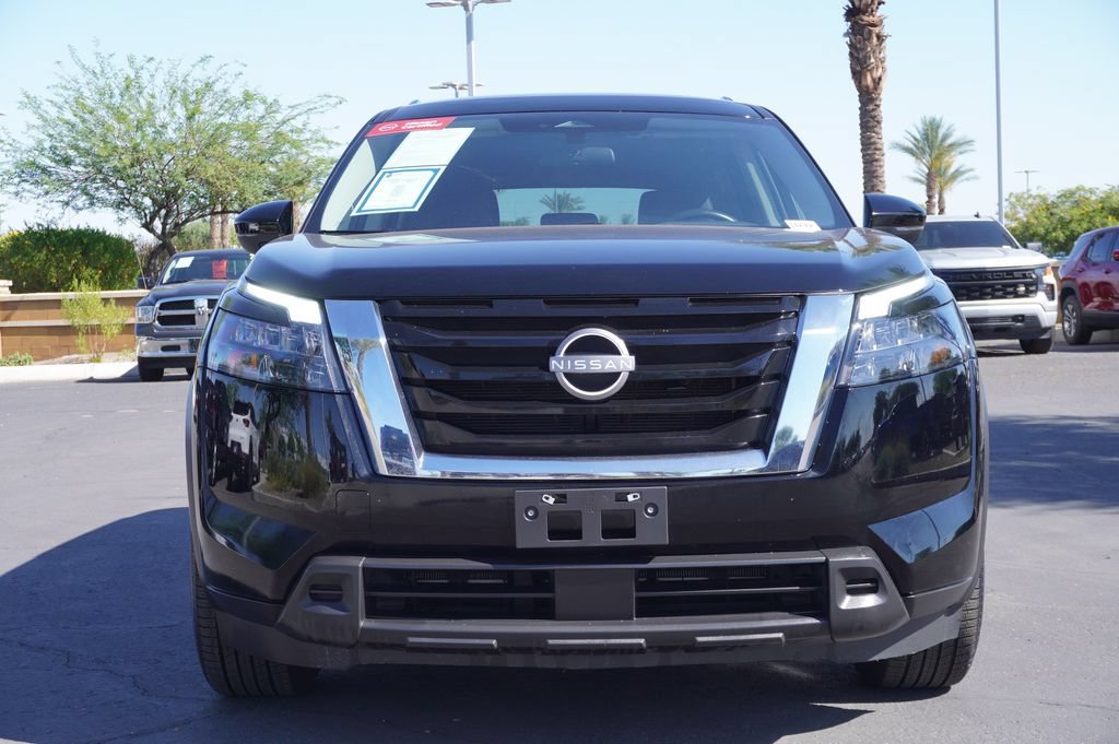 Used 2025 Nissan Pathfinder SV FWD image 5
