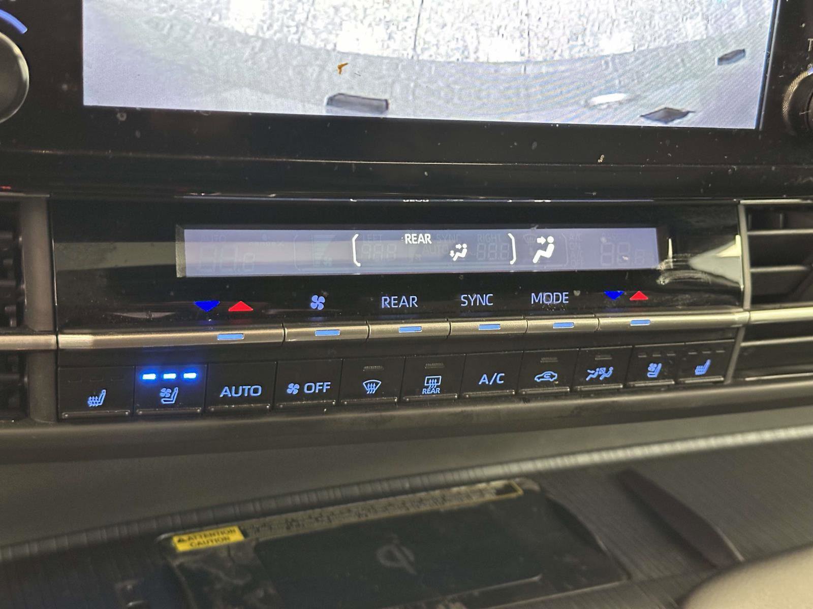 Certified 2023 Toyota Sienna XSE AWD/4WD image 28