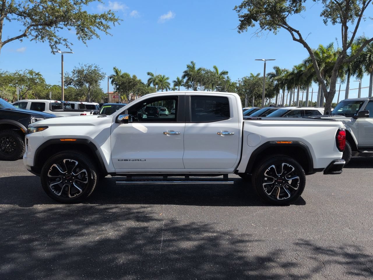 Used 2023 GMC Canyon Denali AWD/4WD image 7