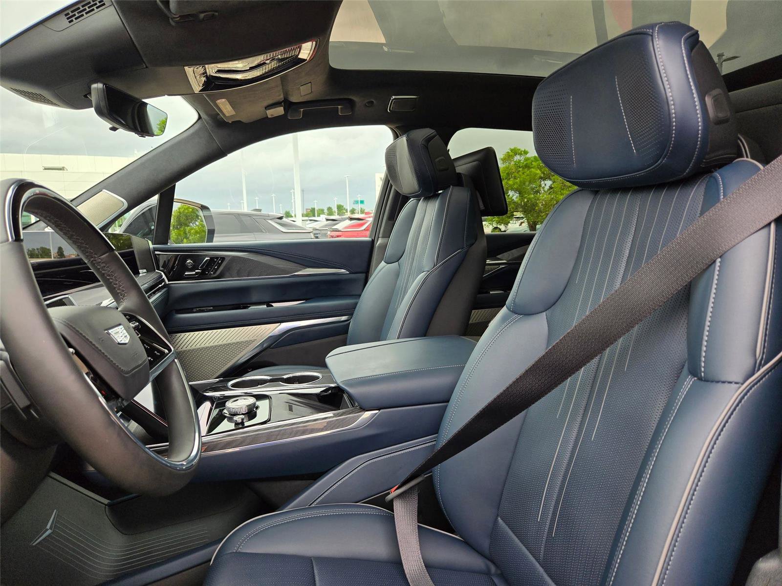 Certified 2025 Cadillac Escalade IQ Luxury 2 AWD/4WD image 23