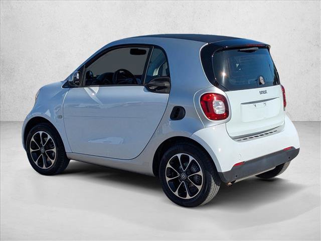 Used 2016 smart fortwo pure image 7