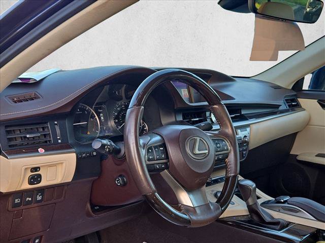 Used 2017 Lexus ES 350 w/ Luxury Package FWD image 9