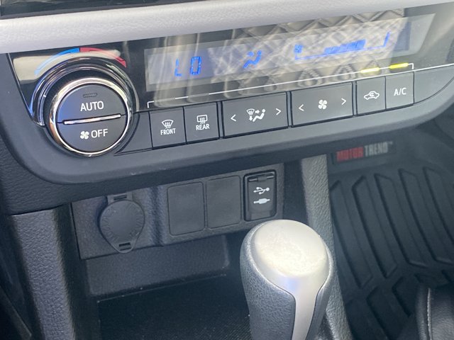 Used 2014 Toyota Corolla LE FWD image 16
