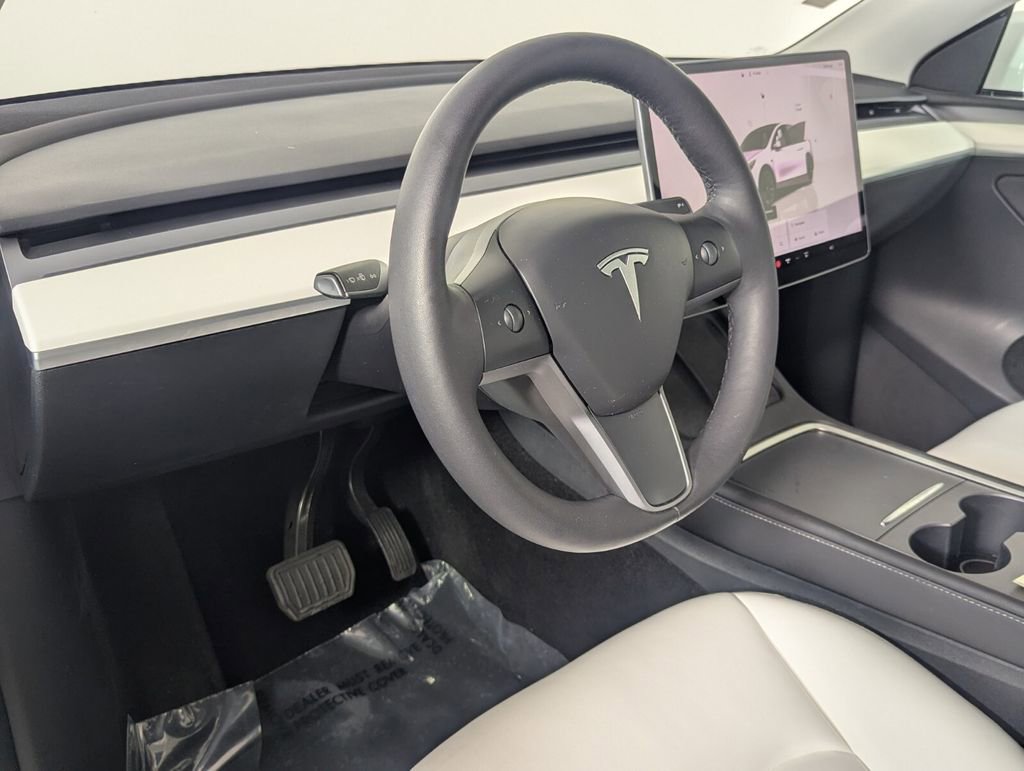 Used 2023 Tesla Model Y Long Range image 12