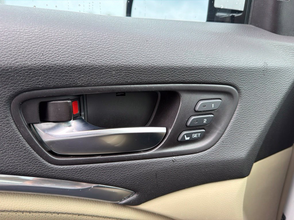 Used 2020 Acura MDX w/ Technology Package AWD/4WD image 36