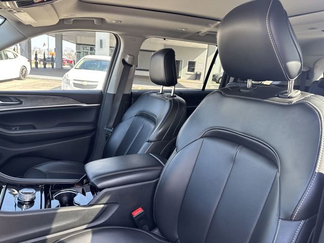 Used 2023 Jeep Grand Cherokee L Limited w/ Luxury Tech Group II image 20