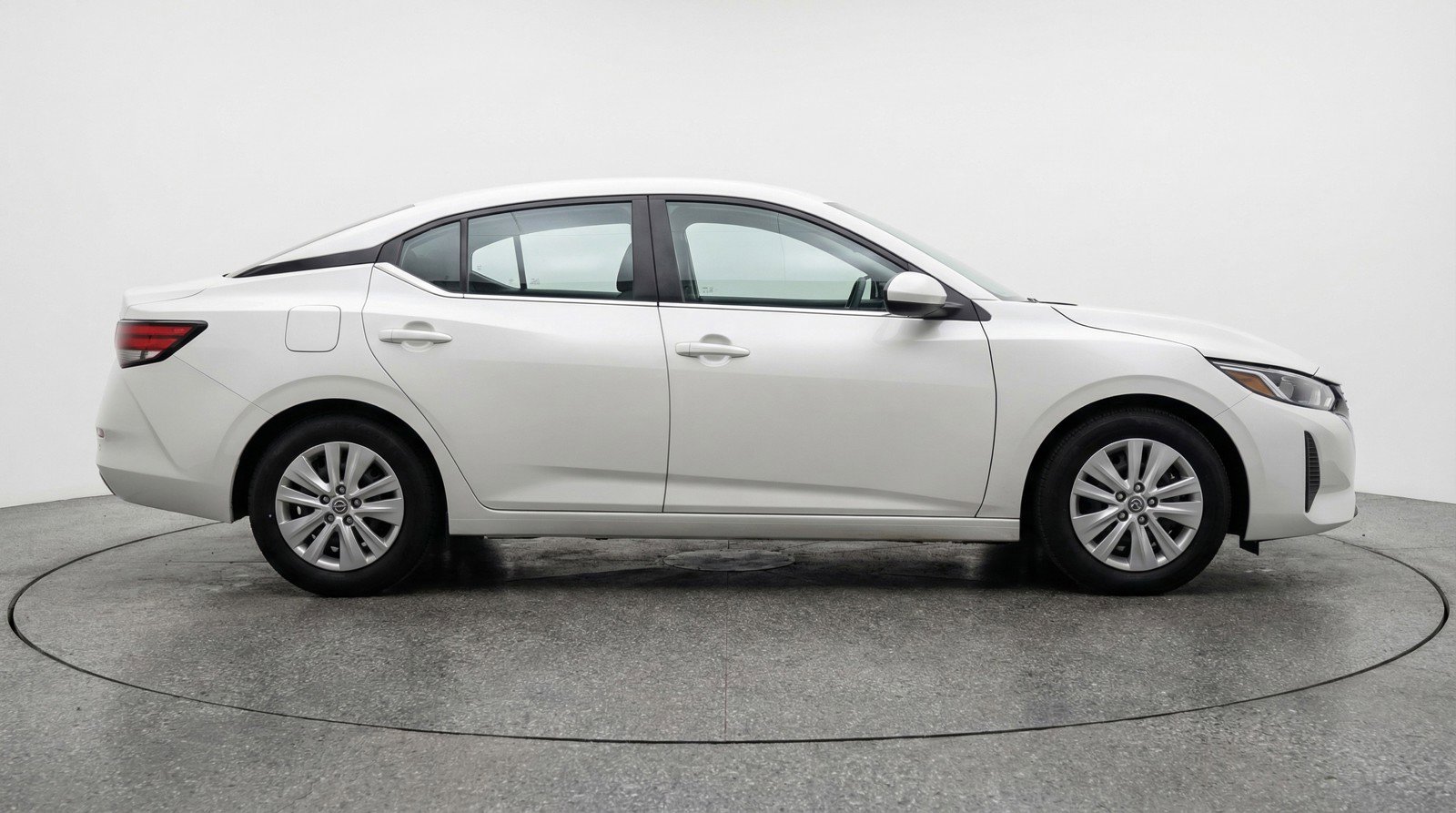 Used 2025 Nissan Sentra S image 11