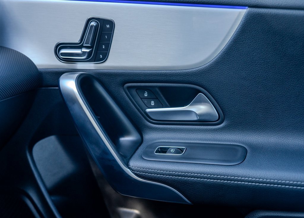 Used 2025 Mercedes-Benz CLA 250 image 14