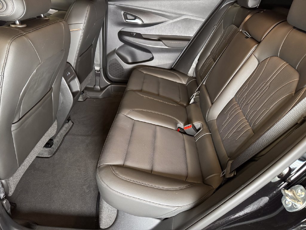 Used 2025 Buick Envista Preferred FWD image 21