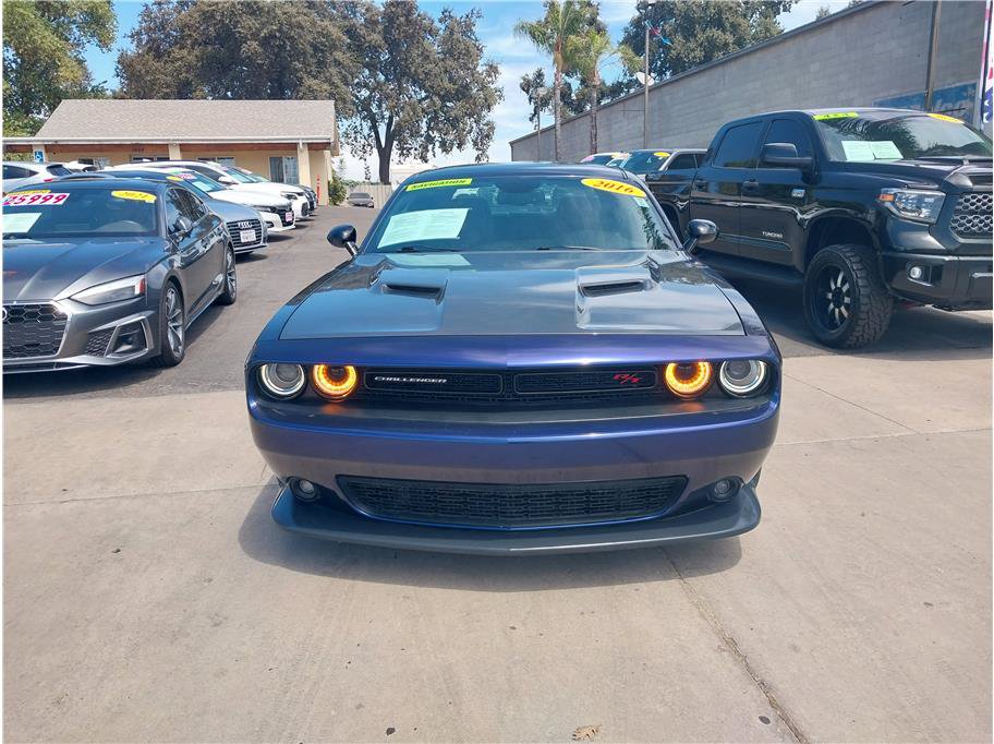 Used 2016 Dodge Challenger R/T Scat Pack w/ Leather Interior Group RWD image 2