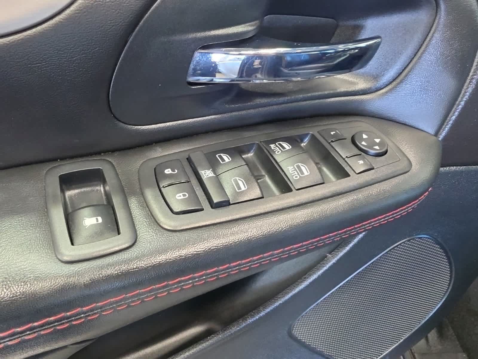 Used 2018 Dodge Grand Caravan GT FWD image 18