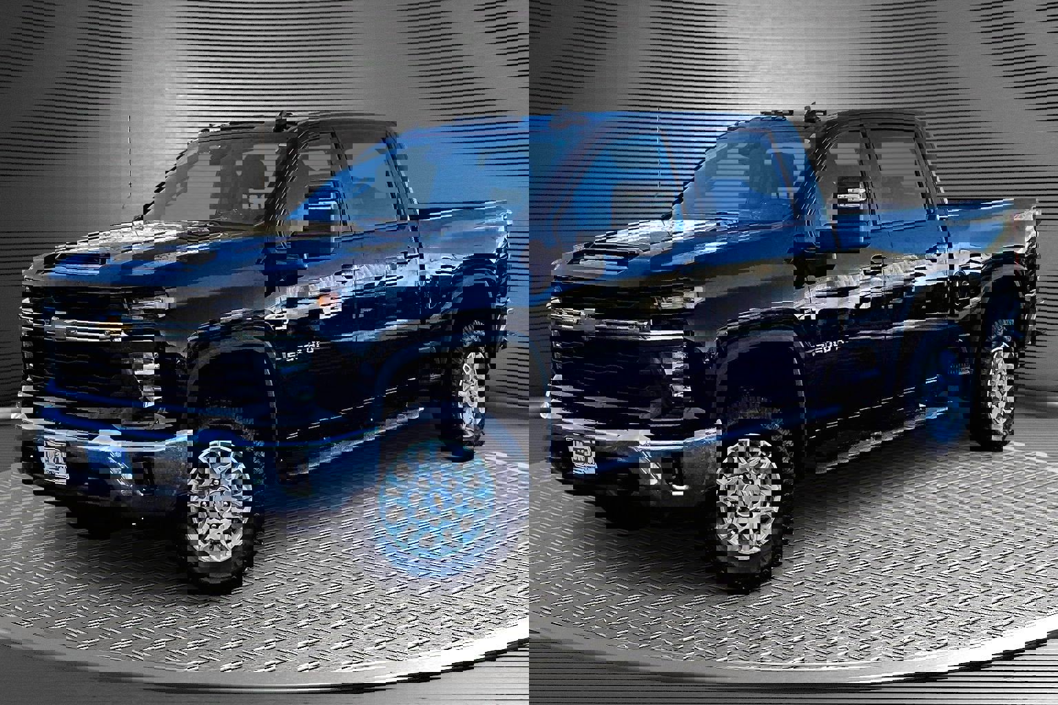 Used 2024 Chevrolet Silverado 2500 LT w/ Convenience Package image 3