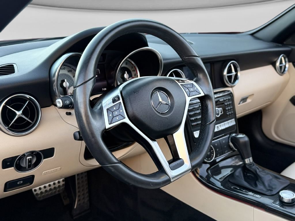 Used 2015 Mercedes-Benz SLK 350 image 27