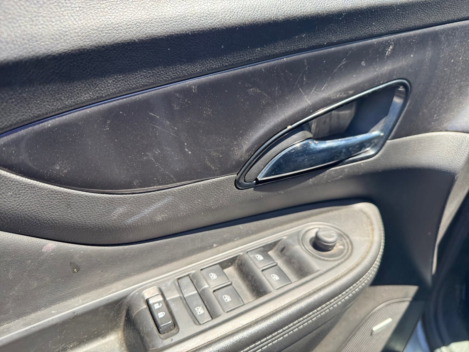 Used 2020 Buick Encore Essence FWD image 11