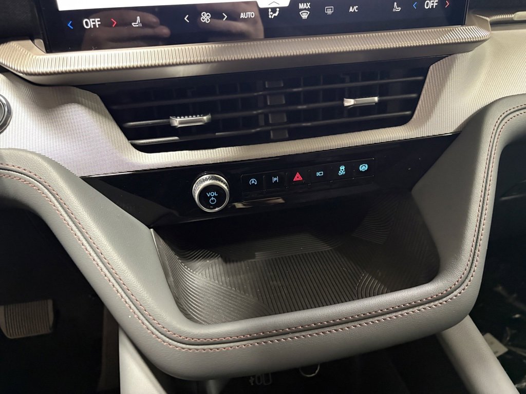 New 2026 Ford Explorer Active image 16