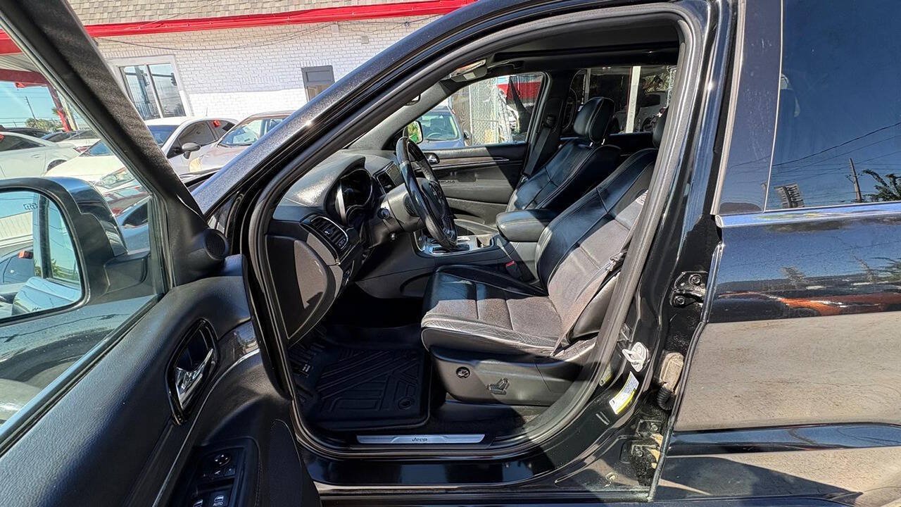 Used 2019 Jeep Grand Cherokee Overland RWD image 9