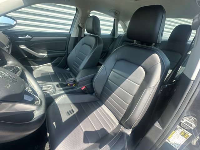 Used 2024 Volkswagen Jetta SE FWD image 7