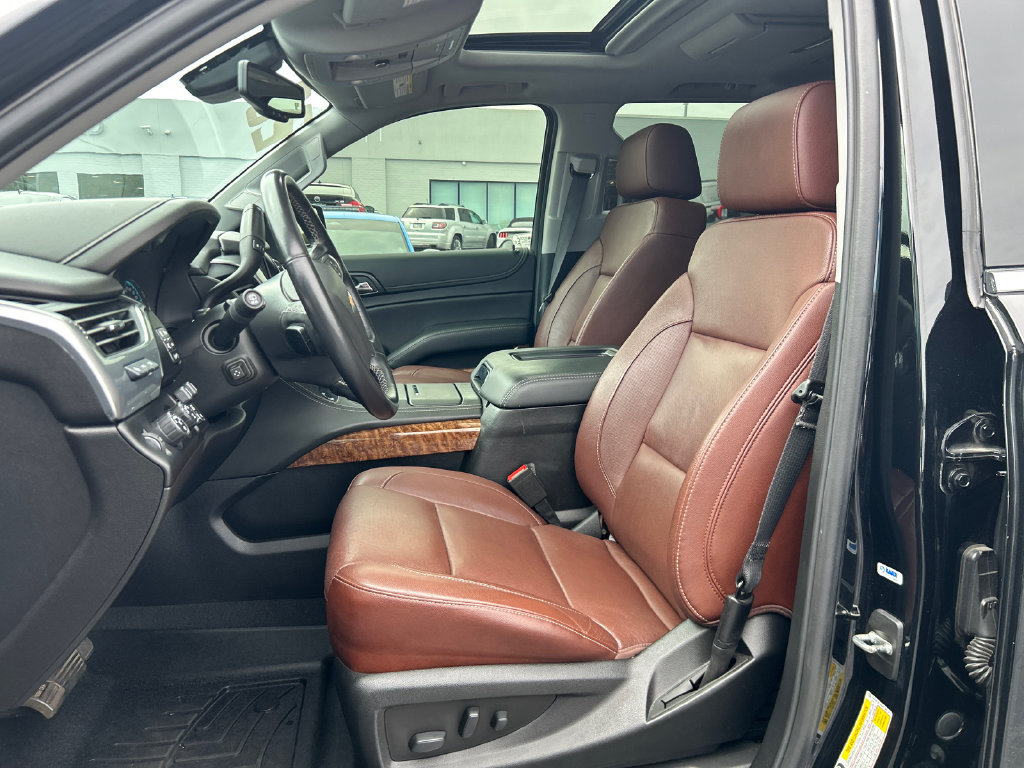 Certified 2020 Chevrolet Suburban Premier w/ Premier Plus Edition AWD/4WD image 17
