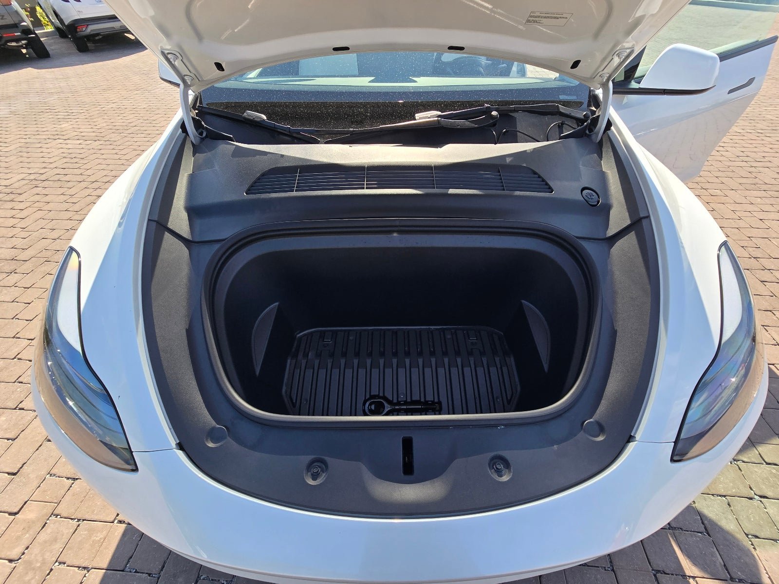Used 2023 Tesla Model Y Performance AWD/4WD image 25
