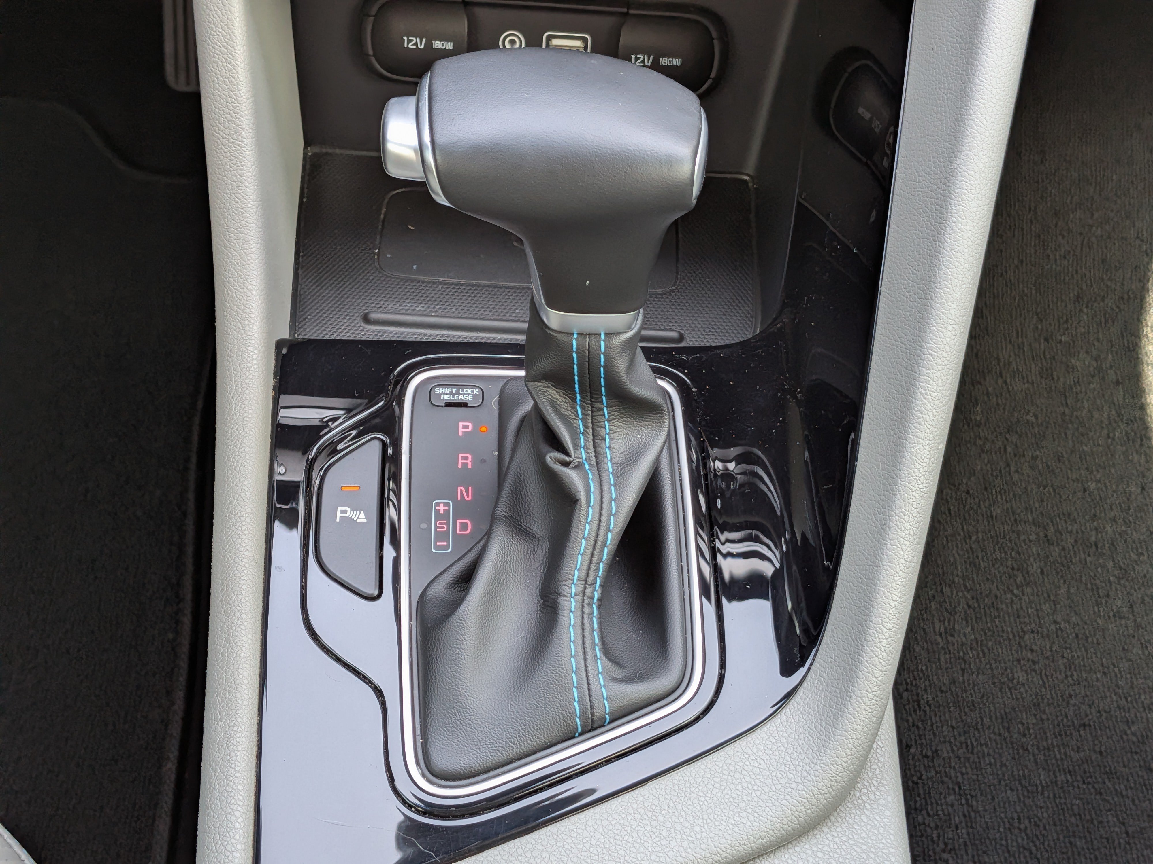 Used 2019 Kia Niro Touring w/ Paint Protection Film Package FWD image 19