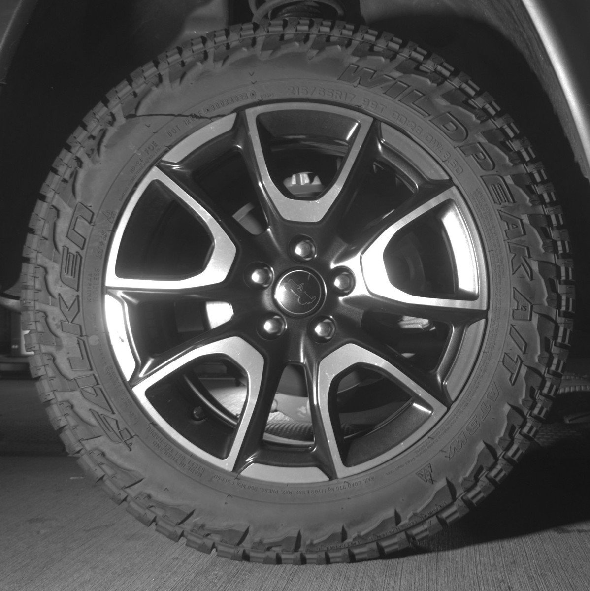 Used 2025 Jeep Compass Trailhawk AWD/4WD image 15