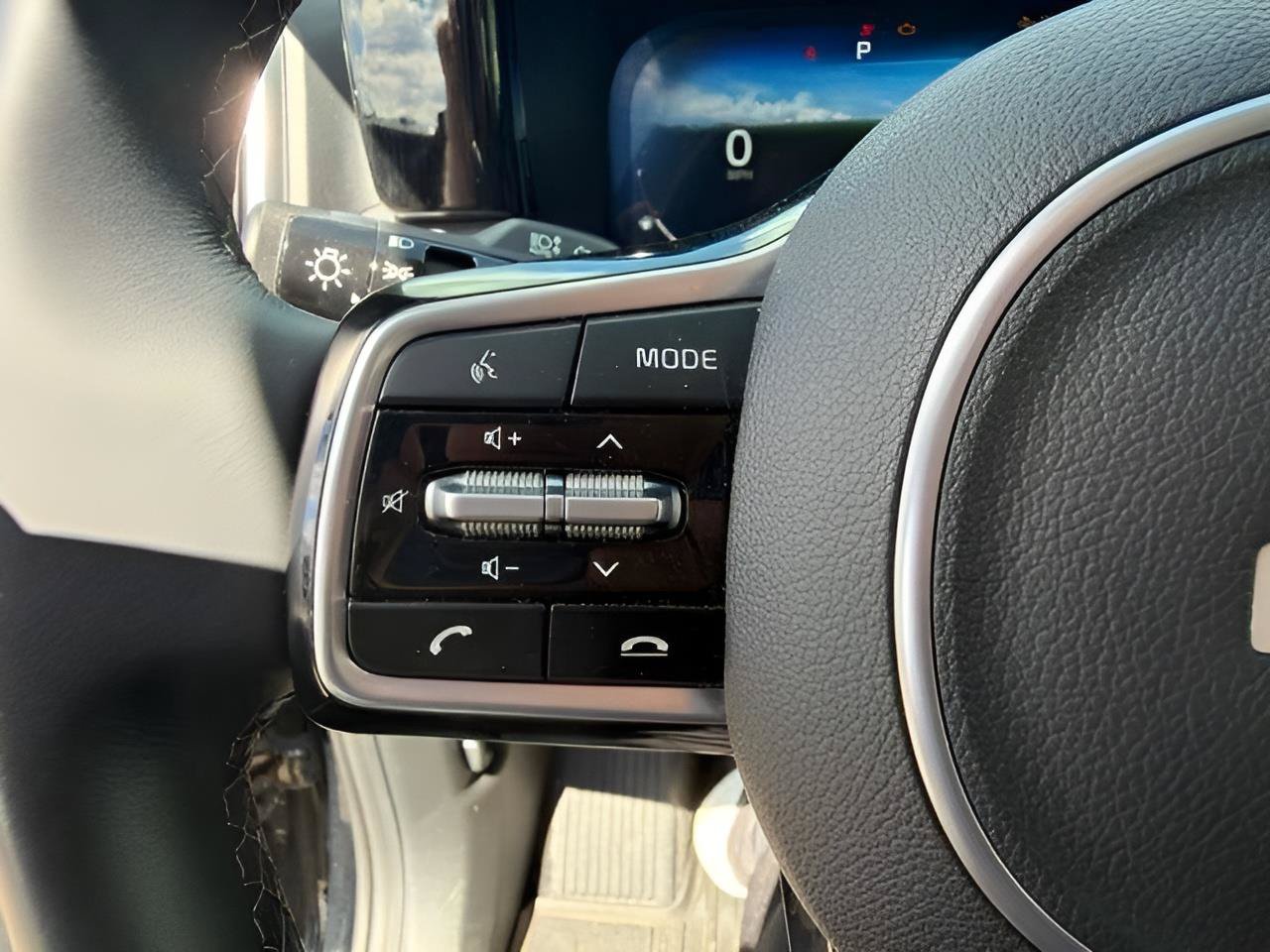 Used 2023 Kia Sorento SX AWD/4WD image 29