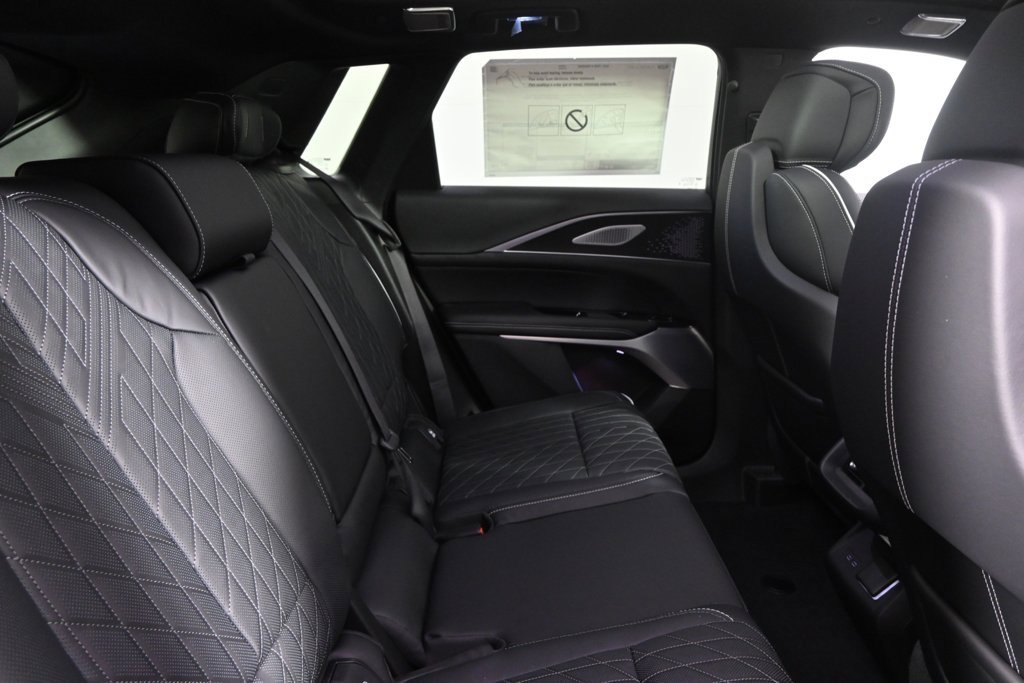 New 2026 Cadillac Lyriq V w/ Exterior Carbon Fiber Package image 17